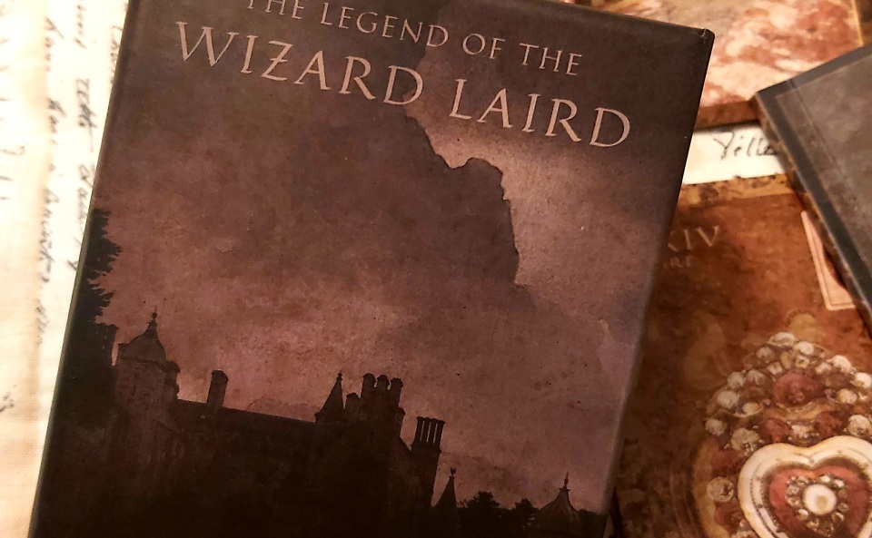 Yes and no and beyond with the Wizard Laird Lenormand: a review and demo.